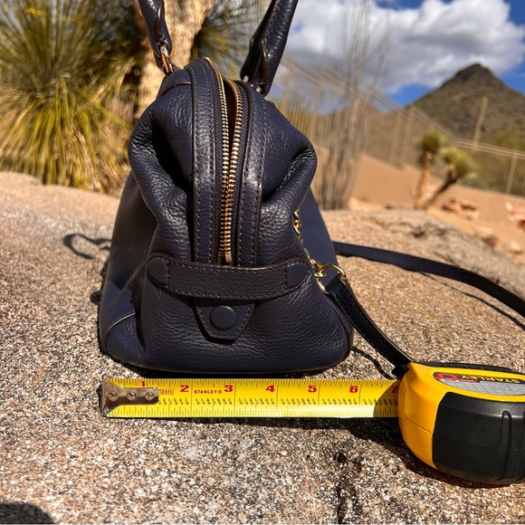 Michael Kors Womens Leather Purse Navy Beautiful Condition Zipper Closure - Picture 9 of 13